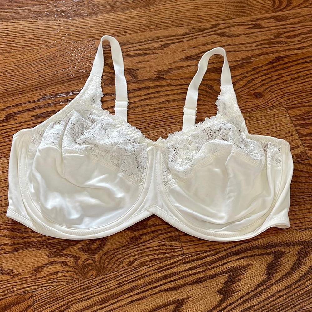 Lilyette Women’s Comfort Lace Minimizer Bra